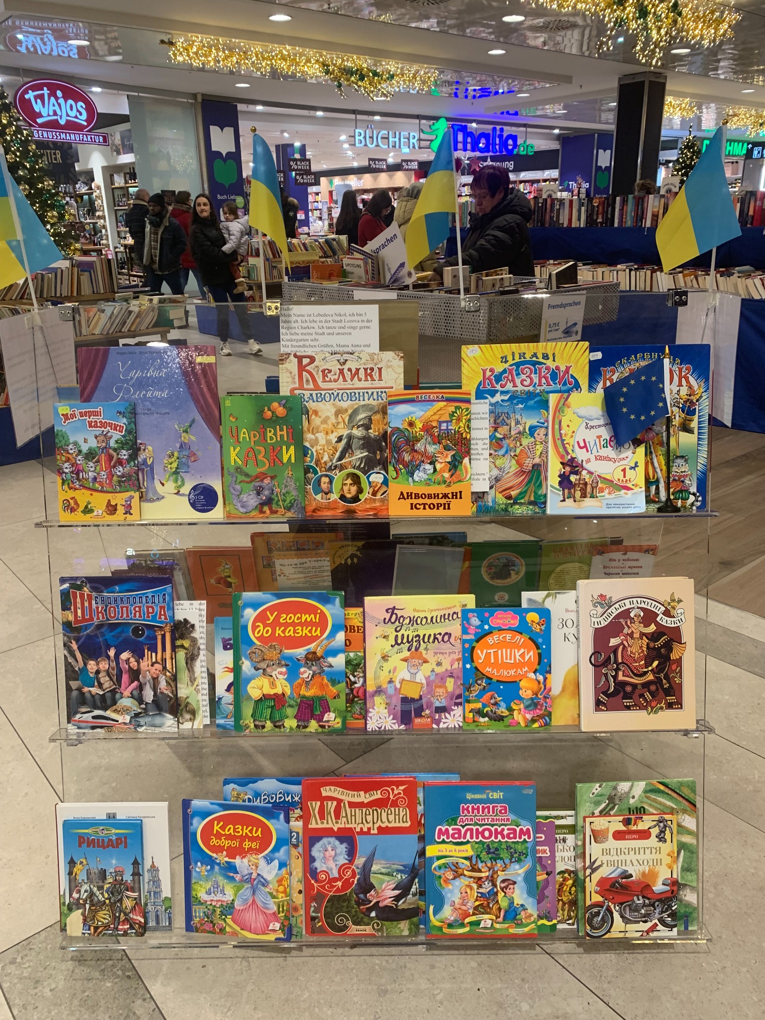 Bücher in ukrainischer Sprache beim Lions-Büchermarkt